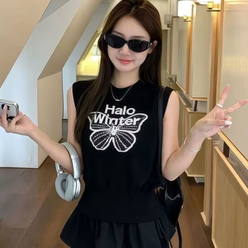 한 부서 나비 알파벳 반팔 니트 스웨터 2026 여름 새로운 몸매 가꾸기 슬림해 보이는 패션 연령 감소 쇼트 스타일 맨위