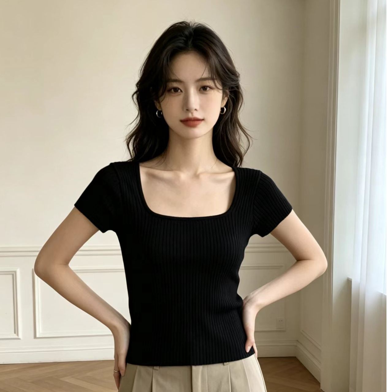 광장 칼라 레이스업 미니멀리즘 니트 스웨터 여성 여름 새로운 얇은 스타일 백리스 몸매 가꾸기 반팔 쇄골 외출용 달콤함 맨위