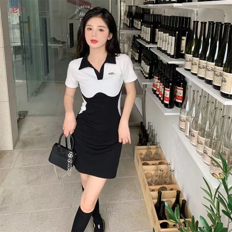 2026 년 여름 폴로 칼라 핫걸 여성 드레스 배색 품격 순수한 욕망 바람 허리 수축 타이트 슬림해 보이는 타이트 스커트 미니 스커트