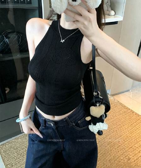 핑크색 행침 목 발굴하다 어깨 민소매 홀로우 아웃 니트 조끼 여성 여름 몸매 가꾸기 오프숄더 쇼트 스타일 맨위