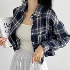 批发韩国chic<b class='q'>秋</b>季减龄气质格子衬衫女短款设计感宽松港风复古衬衣外套