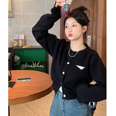 批发小众黑色内搭针织衫毛衣<b class='q'>女</b>春季设计感慵懒风长袖上衣短款开衫外套