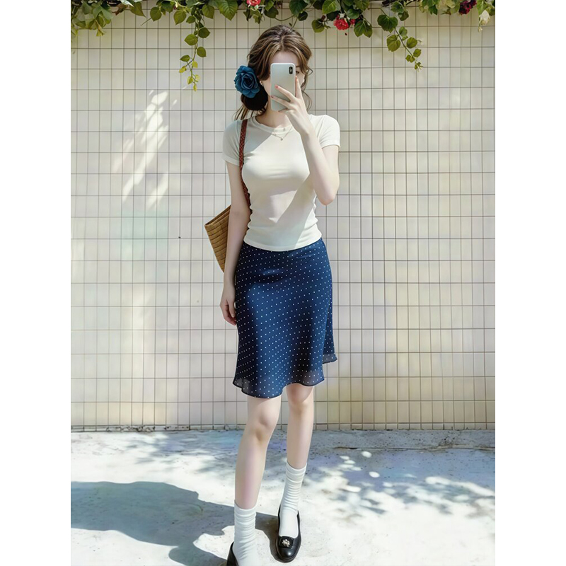 순수한 욕망 바람 캐주얼 스포츠 슈트 소녀 여름 몸매 가꾸기 반팔 티셔츠 도루 센스 도트 무늬 반신 중간 스커트 투피스 세트