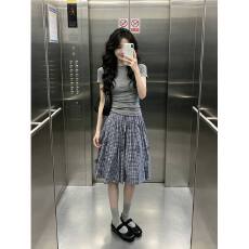 批发不规则休闲<b class='q'>运动</b>套装女夏季修身<b class='q'>显瘦</b>收腰正肩短袖花朵半身裙两件套