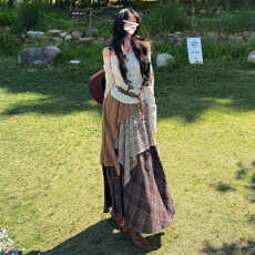 批发云南丽江新疆草原旅游穿搭<b class='q'>女</b>秋冬波西米亚民族风复古格子长裙套装