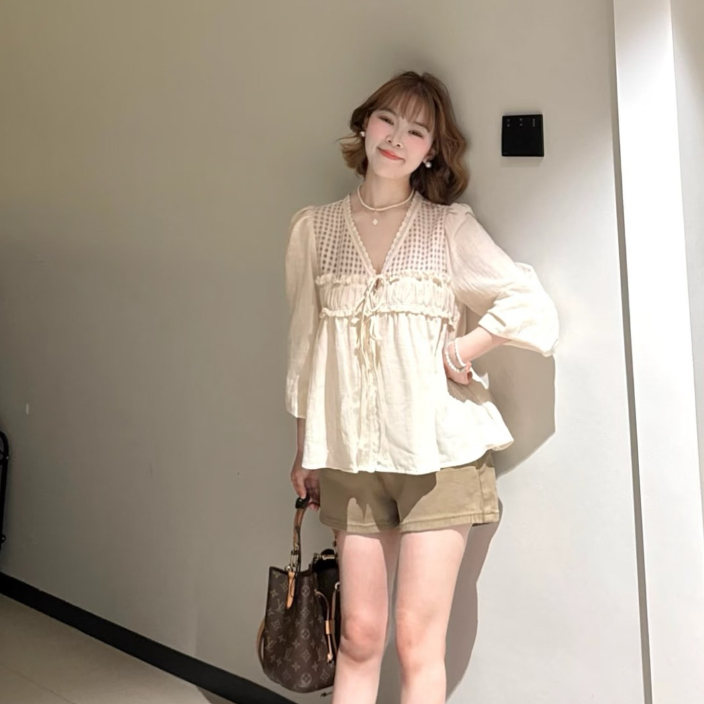 부드러운 품격 얇은 스타일 레이스업 긴팔 셔츠 맨위 여성용 바지 세트 여름 새로운 하이웨이스트 반바지 투피스 세트