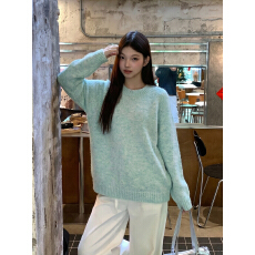 批发实拍韩系蓝色慵懒风圆领长袖<b class='q'>毛衣</b>女冬<b class='q'>新款</b>内搭宽松软糯针织衫上衣