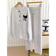 批发<b class='q'>甜美</b>蝴蝶结半边绒睡衣秋冬季女款新款加厚保暖软绵绵珊瑚绒家居服