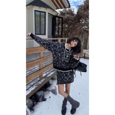 批发2025年水墨<b class='q'>印花</b>时尚羊陀绒针织<b class='q'>套装</b>裙圆领毛衣半身短裙两件套