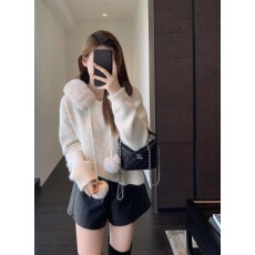 批发2025秋冬新款韩系宽松<b class='q'>短款</b>套头连帽球球长袖针织<b class='q'>毛衣</b>外套女装chic