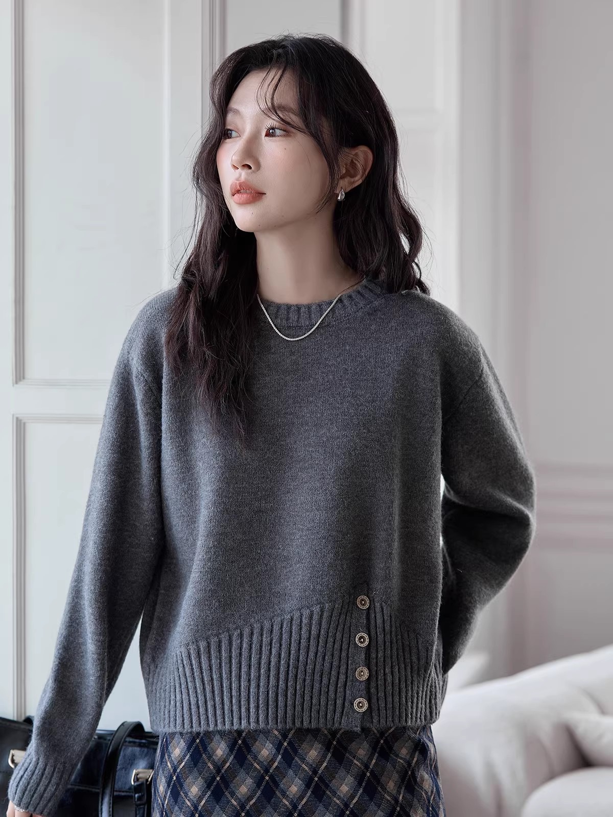 라운드 넥 니트 스웨터 여자 겨울 2026 년 새로운 작은 대중 디자인 센스 Chic 풀오버 맨위