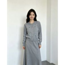 批发<b class='q'>韩版</b>日常百搭圆领立体刺绣花朵针织开衫女灰色百搭设计感<b class='q'>毛衣</b>