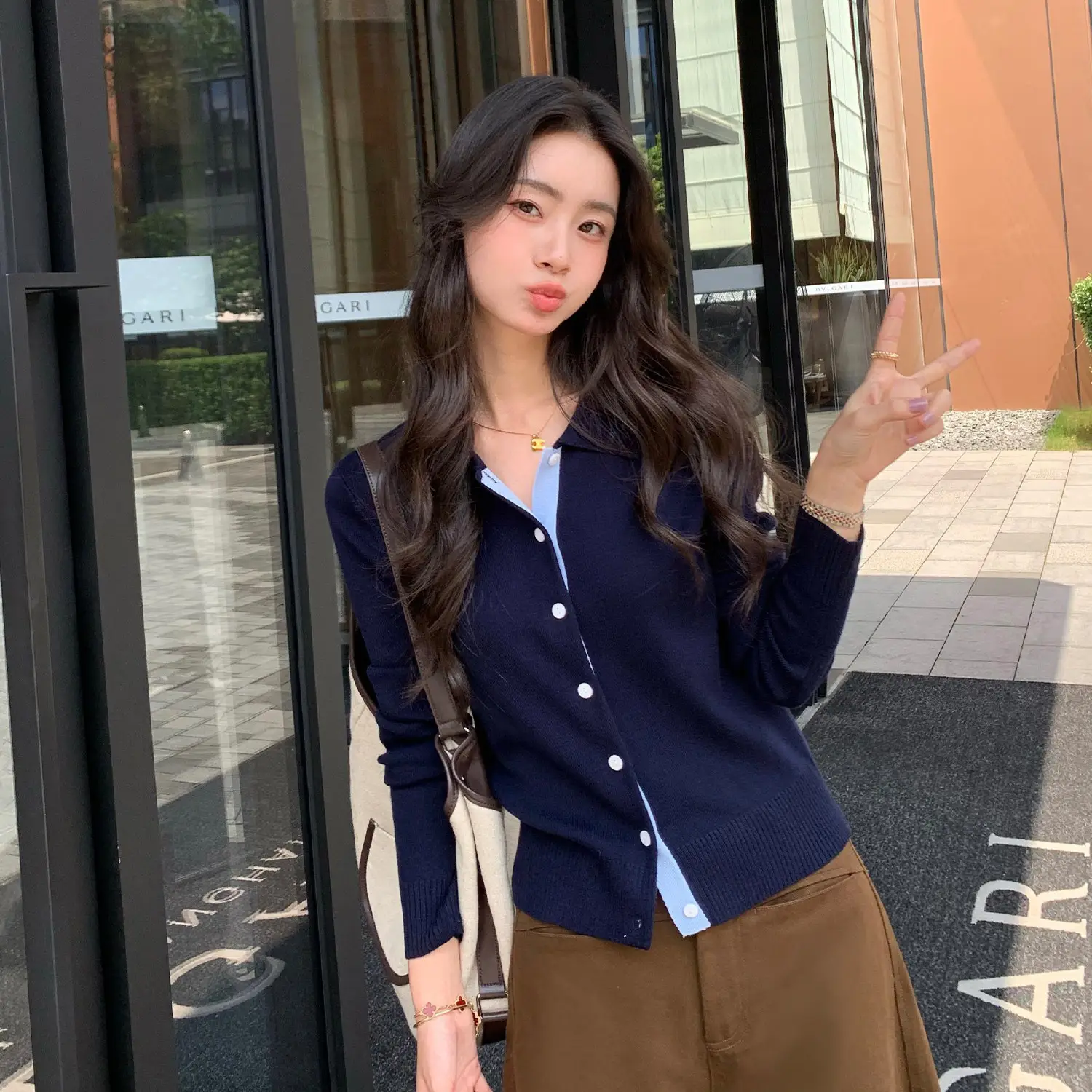 배색 폴로 칼라 가디건 상세 이미지 2