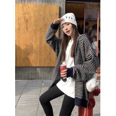 批发2026新款条纹宽松连帽拉链毛衣外套女<b class='q'>秋冬</b>韩系慵懒风长袖针织开衫