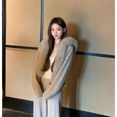 批发COOLLINE林子熙 雪宝 千金风两色大毛领针织外套气质软糯显瘦上衣