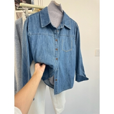 批发蓝色<b class='q'>牛仔</b>叠穿衬衫女外套设计感小众春秋冬新款复古内搭衬衣长袖