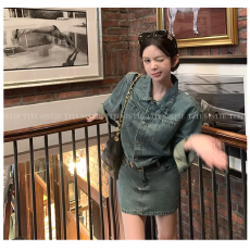 批发titi小姐姐【旅行胶片】长袖<b class='q'>连衣裙</b>女春季复古显瘦短款包臀衬衫裙