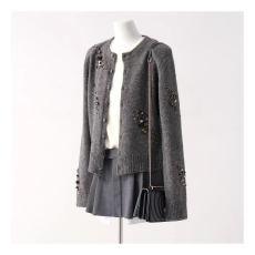 批发<b class='q'>明星</b><b class='q'>同款</b>灰色高级感手工钉珠开衫外套时尚秋冬季新款女上衣