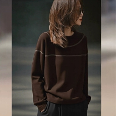 批发气质复古咖色圆领长袖<b class='q'>针织衫</b>女2025秋季新款高级宽松显瘦套头上衣