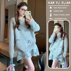 孕妇装高级感气质一整套2025秋冬新款灰色蝴蝶结针织短裙两件套