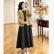 批发現货实拍秋冬新品宽松格子蝴蝶结背心<b class='q'>连衣裙</b>十针织毛衣孕妇套装