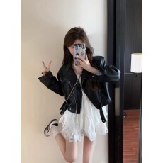 批发小个子<b class='q'>皮衣</b><b class='q'>机车</b>外套+不规则蕾丝拼接吊带连衣裙