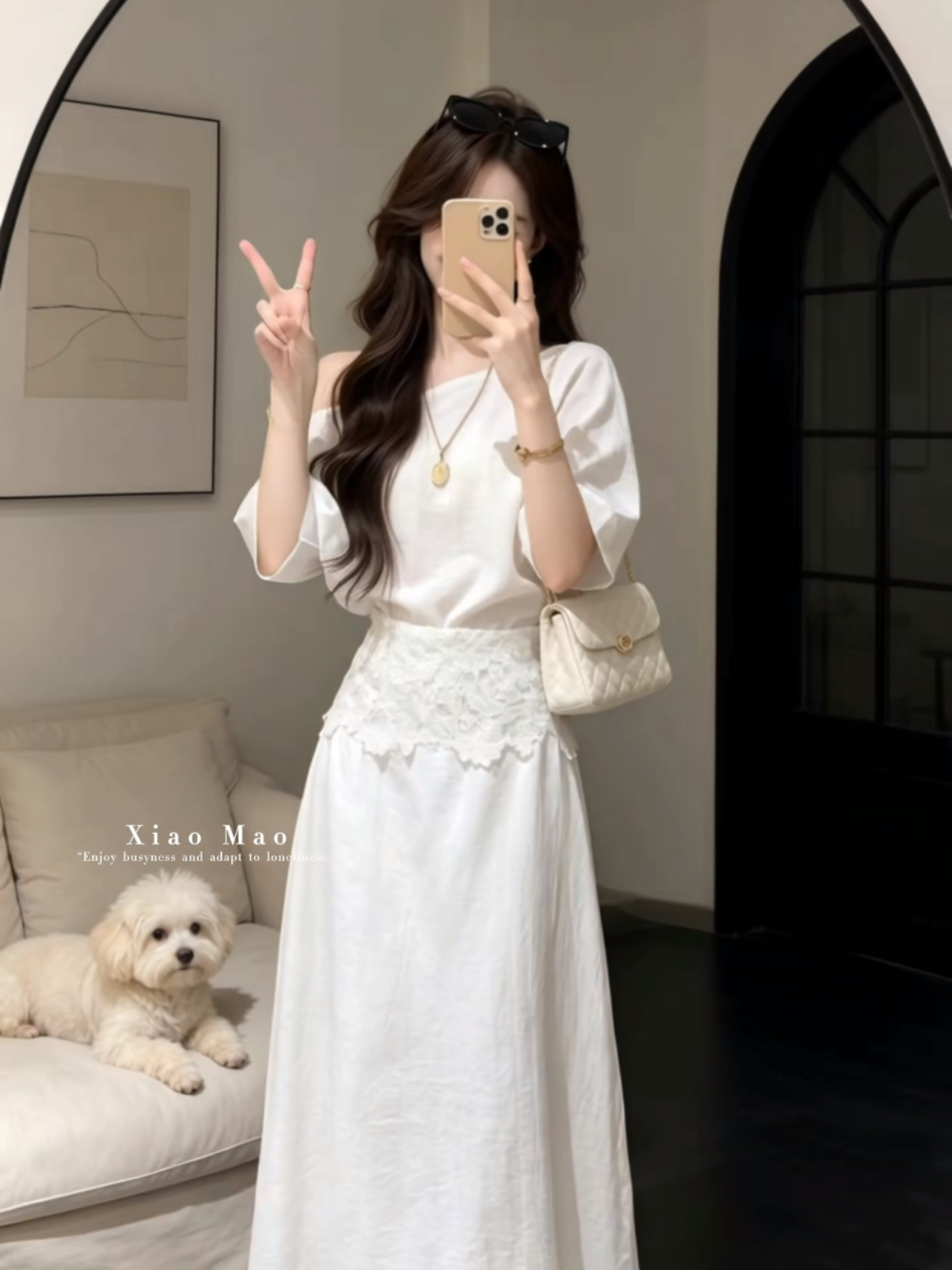 한 부서 디자인 센스 비스듬한 칼라 오프숄더 맨위 품격 하이웨이스트 슬림해 보이는 다용도 레이스 반신 치마 세트