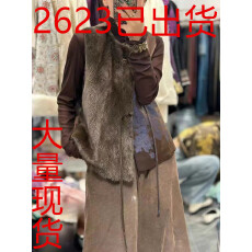 批发进口水貂毛拼接桑蚕丝新中式国风<b class='q'>马甲</b>女皮草真丝2025冬短款洋气