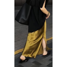 批发2026新款港味chic设计感小众长裙金色缎面开叉肌理感半身裙子女<b class='q'>夏</b>