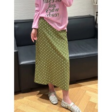 批发2026新款夏季高级波点直筒<b class='q'>半身裙</b>缎感裙子黑色半裙女通勤<b class='q'>长裙</b>