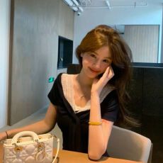 批发纯棉 花花蓝白记忆~v领蕾丝拼接蝴蝶结绑带小众设计感正肩短袖T恤
