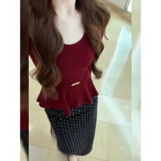 批发时尚感辣妹红色u领打底衫长袖<b class='q'>T</b><b class='q'>恤</b>女春季修身百搭显瘦打底上衣