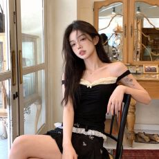 批发法系复古<b class='q'>蕾丝</b>拼接黑色吊带背心女夏季高级感显瘦气质外穿无袖上衣