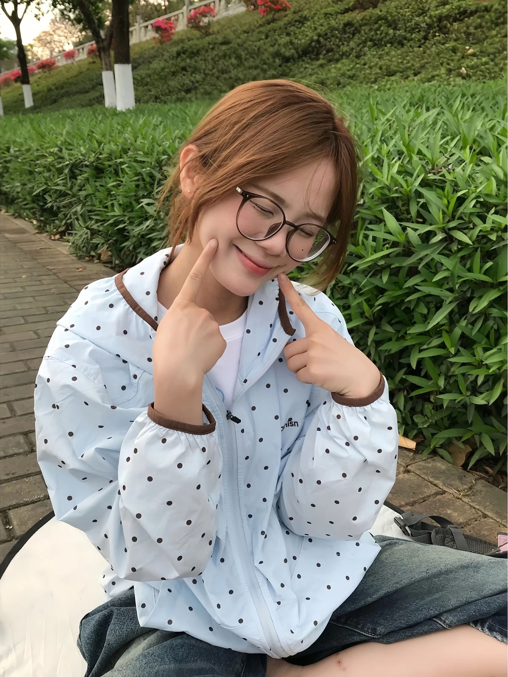 일본식 우유 파란색 도트 무늬 자외선 차단 의류 여성 여름 얇은 스타일 후드 루즈핏 소녀 센스 야외 바람 자외선 차단 외투