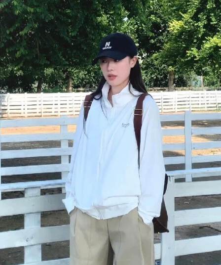 여름 야외 캐주얼 화이트 스탠드 칼라 자외선 차단 의류 여성 2026 얇고 가벼운 통기성 국방 자외선 자외선 차단 복 얇은 코트