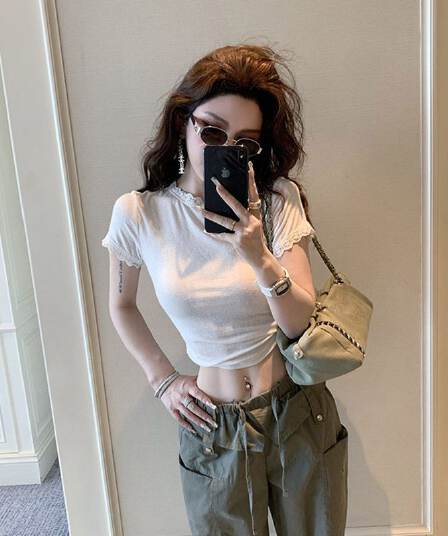 원본 눈꽃 면 작은 대중 프랑스식 레이스 맨위 얇은 쇼트 스타일 몸매 가꾸기 슬림해 보이는 반팔 티셔츠