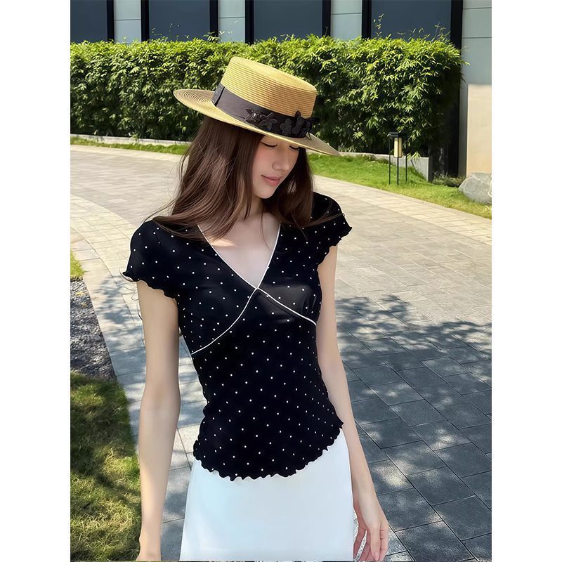 고유 한 Chic 품격 도트 무늬 V넥 반팔 티셔츠 여성 여름 섹션 몸매 가꾸기 슬림해 보이는 작은 대중 디자인 센스 다용도 맨위