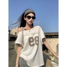 原版雪花棉斜肩短袖t恤女夏季2026新款设计感宽松慵懒风印花上衣