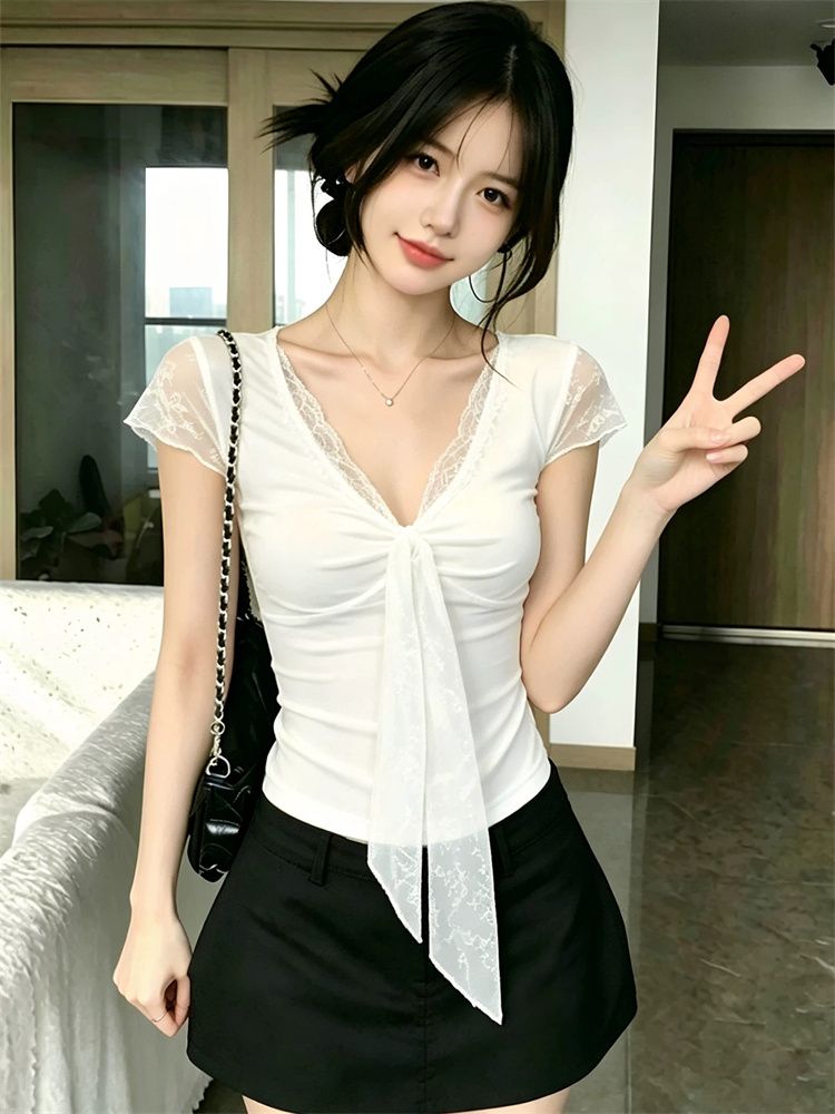 1 1 와 사고 방식 페이크 레이어드 레이스 조각 V넥 반팔 티셔츠 여성 여름 레이스업 몸매 가꾸기 핫걸 디자인 센스 맨위
