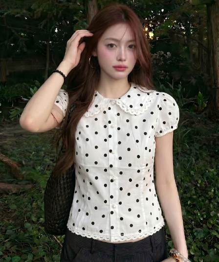 원본 원단 솜씨 한 부서 레트로 달콤함 화이트 도트 무늬 베이비 칼라 반팔 여성 셔츠