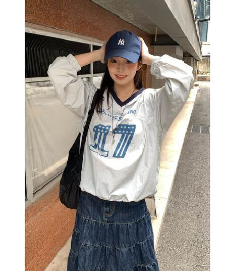 나일론 원단 얇은 스타일 아메리칸 레트로 V넥 알파벳 프린트 루즈핏 맨위 느긋한 센스 풀오버 자외선 차단 의류 여성 여름