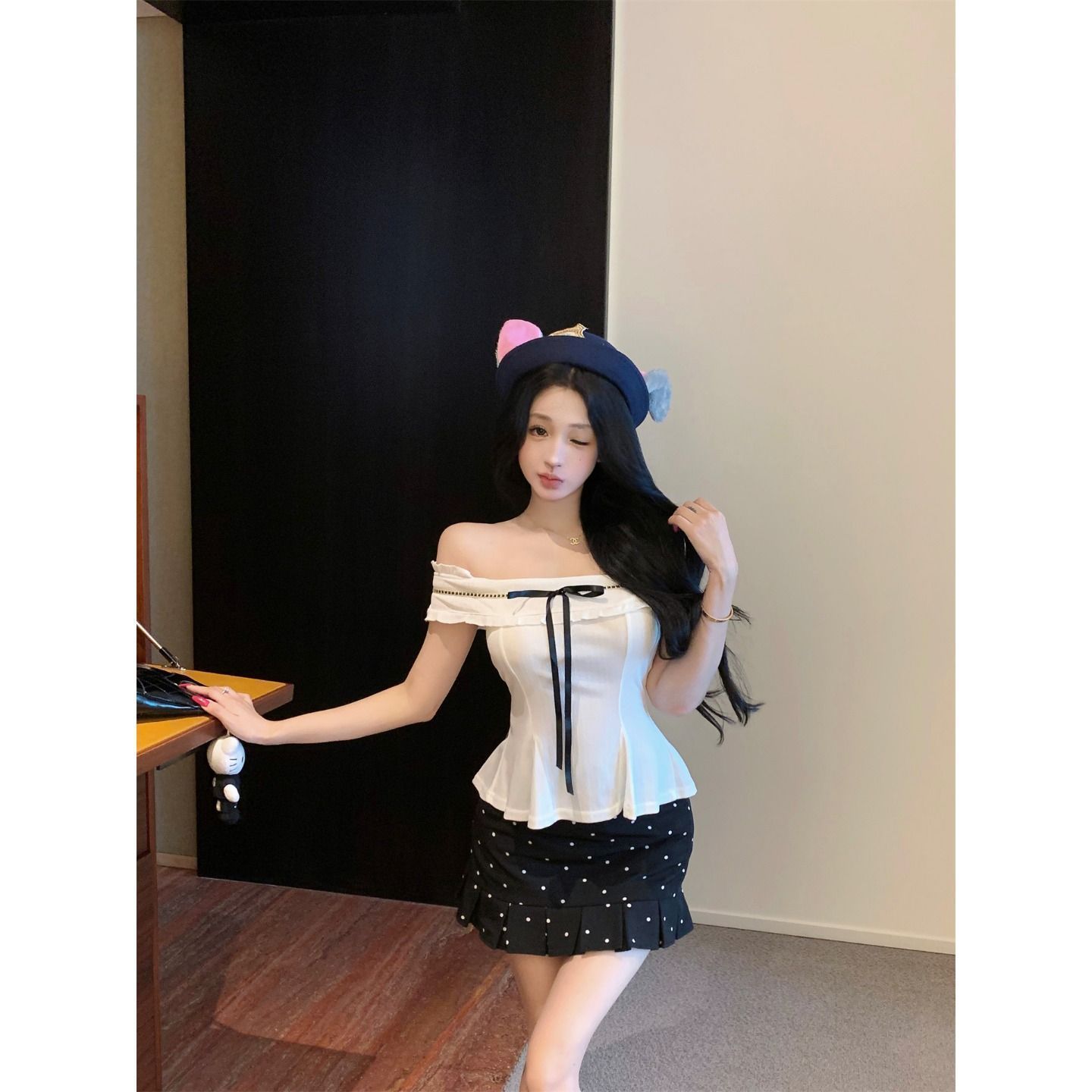 자카드 원단 오프숄더 화이트 레이스업 반팔 티셔츠 여성 여름 한 부서 달콤함 몸매 가꾸기 허리 수축 맨위