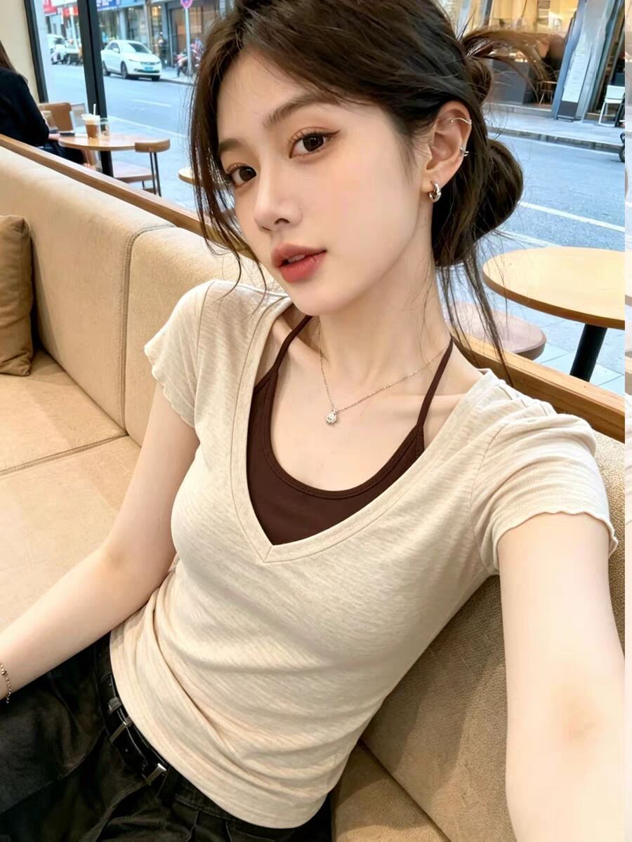 광저우 원단 눈꽃 면 삽입 색상 사람들 면 260 그램 한 부서 착용 가져 가라. 페이크 레이어드 V넥 반팔 여성