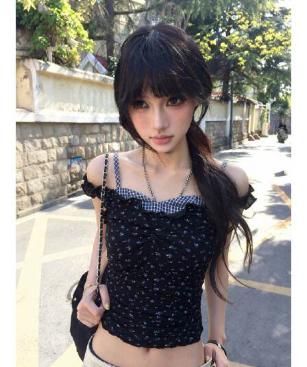 한 부서 꽃무늬 오프숄더 페이크 레이어드 캐미솔 여자 여름 순수한 욕망 핫걸 몸매 가꾸기 쇼트 스타일 오프숄더 맨위