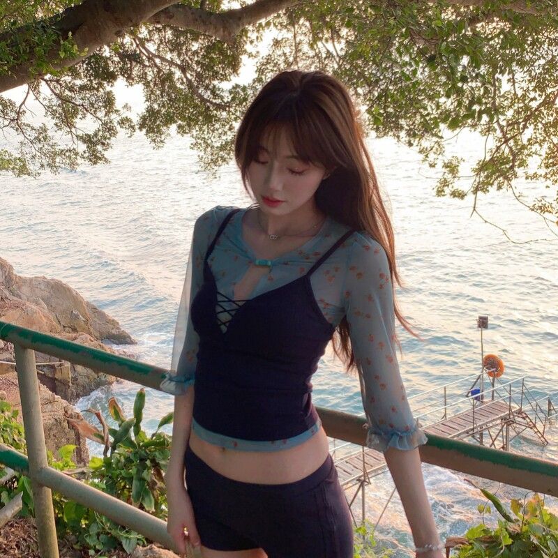 꽃무늬 망사 티셔츠 여성 몸매 가꾸기 슬림해 보이는 캐미솔 맨위 투피스 세트