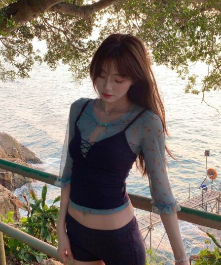 꽃무늬 망사 티셔츠 여성 몸매 가꾸기 슬림해 보이는 캐미솔 맨위 투피스 세트