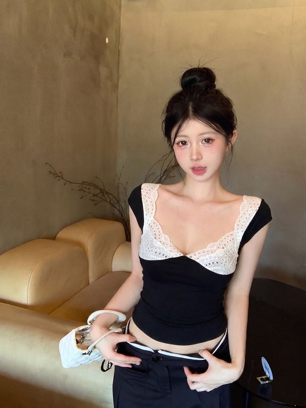 260 그램 사람들 면 배색 레이스 조각 V넥 반팔 티셔츠 여성 여름 디자인 센스 몸매 가꾸기 슬림해 보이는 순수한 욕망 맨위