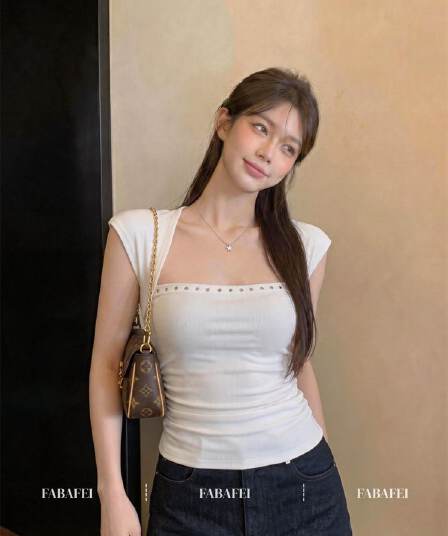 40 순면 핫걸 바람 광장 칼라 비즈 박기 측면 주름 캐미솔 여름 작은 대중 디자인 센스 다용도 맨위 여성