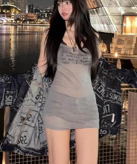 회색 알파벳 프린트 캐미솔 섹시함 핫걸 아메리칸 y2k 바람 맨위