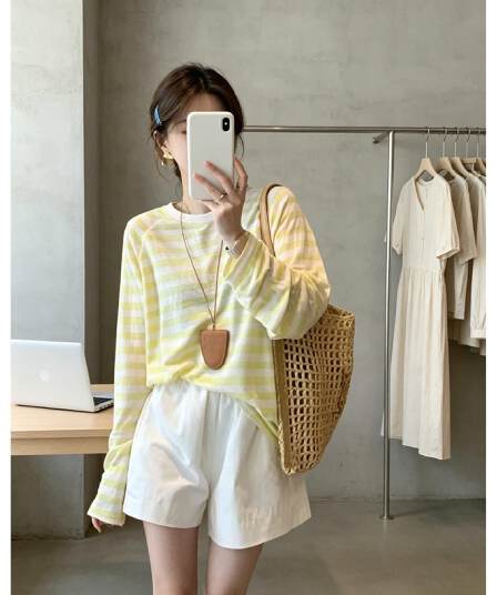 120 그램 60 면 40 폴리 에스터 연령 감소 한 부서 배색 스트라이프 여름 새로운 얇고 가벼운 티셔츠 여성 느긋한 바람 긴팔 맨위